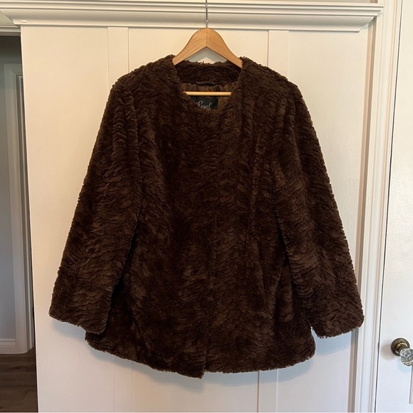Women’s Chocolate Brown Regal Faux Fur Teddy Bear Coat | Size Large | GUC 🤎🐻 - Picture 5 of 11